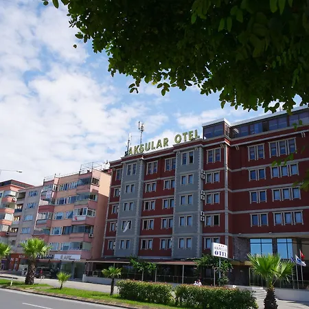 Szálloda 1300 Négyzetméteres, 4 Hálószobás 1 Fürdőszobával Városközpont Területén 4*