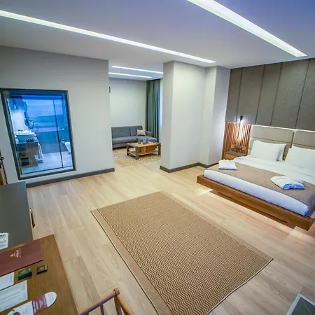 Di 1300 M² Con 4
