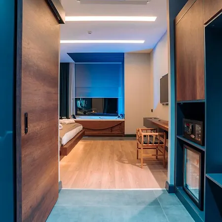 Di 1300 M² Con 4 4*